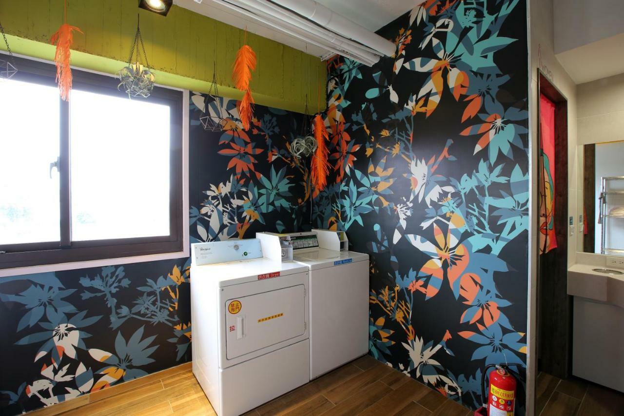Loosha Hostel Taichung Exterior photo
