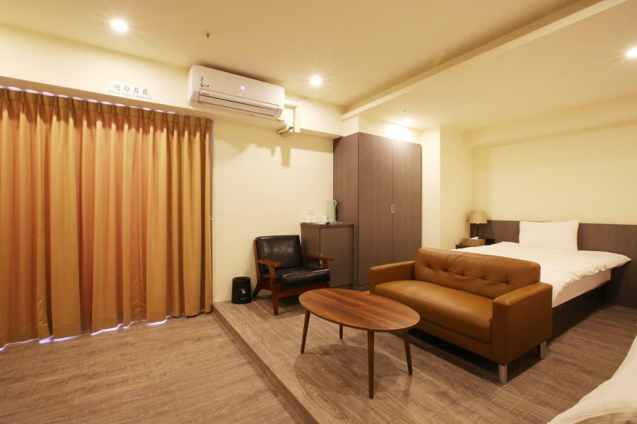 Loosha Hostel Taichung Exterior photo
