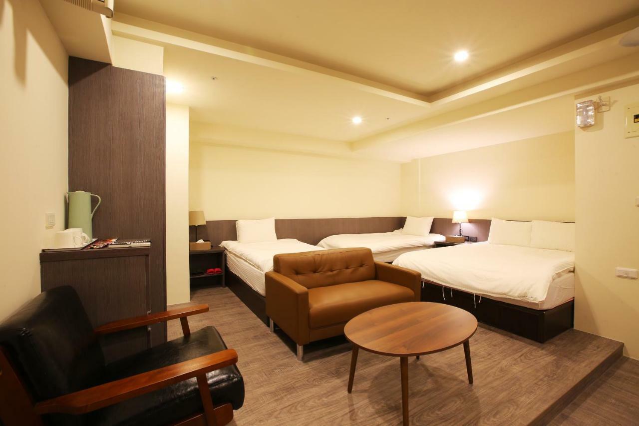 Loosha Hostel Taichung Exterior photo